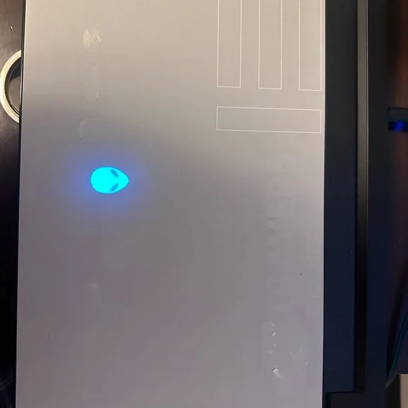 Alienware Silver Gaming Laptop with RGB Backlit Keyboard - Picture 2 of 10